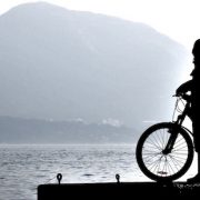 donna ciclista